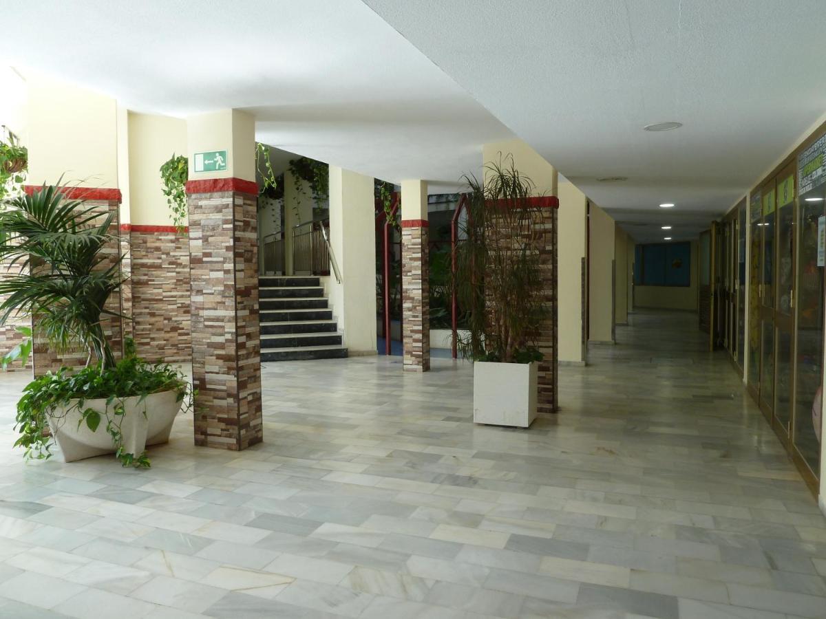 Parking Privado Benalbeach Benalmádena Dış mekan fotoğraf
